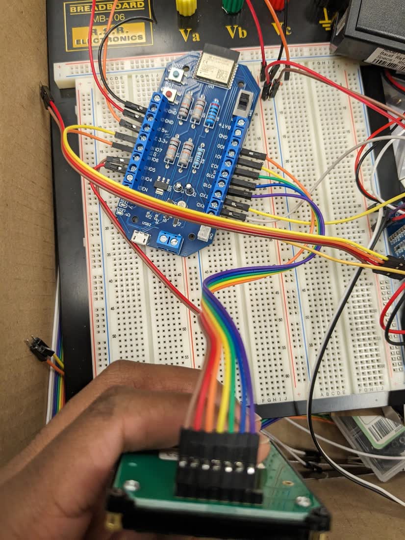 ESP32 and keypad on the breadboard