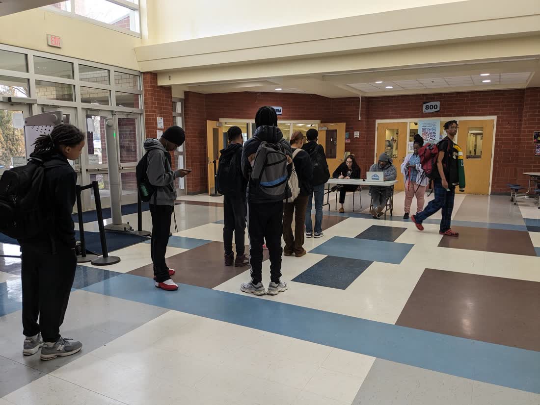 The problem: arrivals queueing at the door